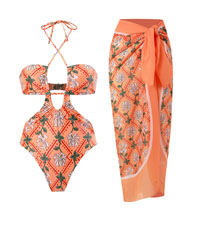 women summer holiday outfit